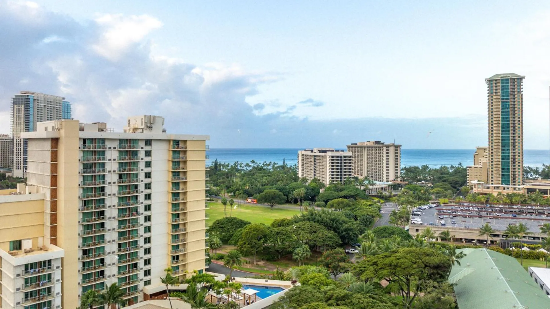 6 Four-Star Hotels In Waikiki That Deliver On The Beach Promise