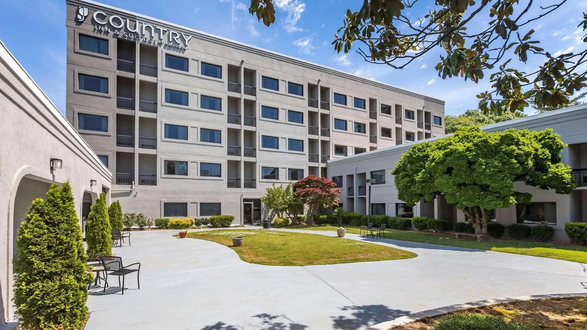 13 Business Hotels Close to Little Five Points, Atlanta