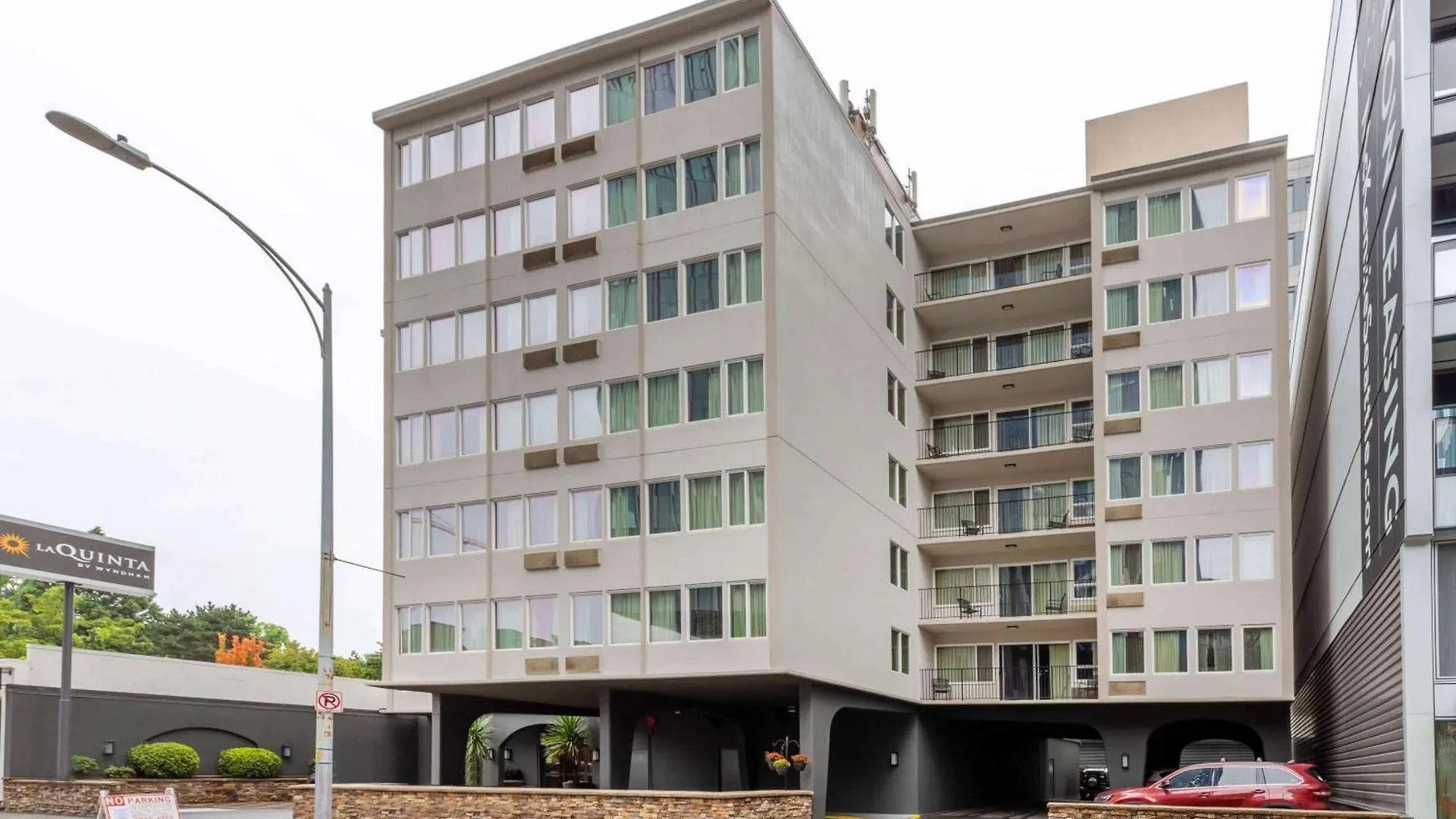 8 Central Hotels in South Lake Union That Deliver Real Access