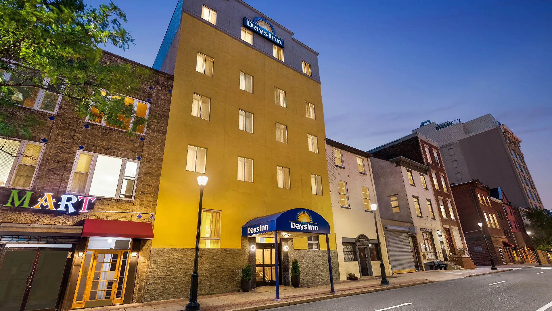 5 Central Hotels in Chinatown, Philadelphia That Stand Out