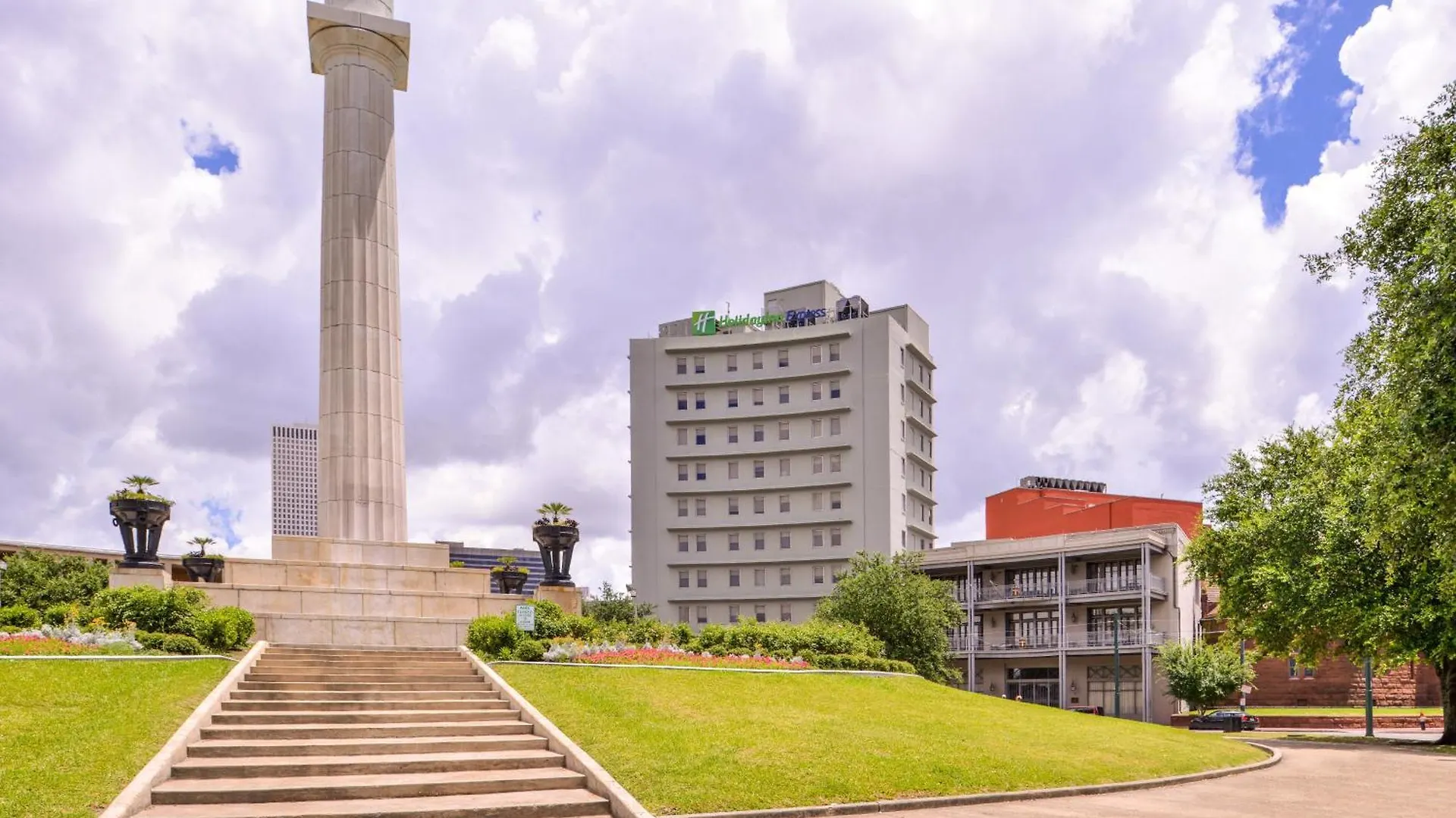 6 Top-Rated Design Hotels in New Orleans Arts-Warehouse District