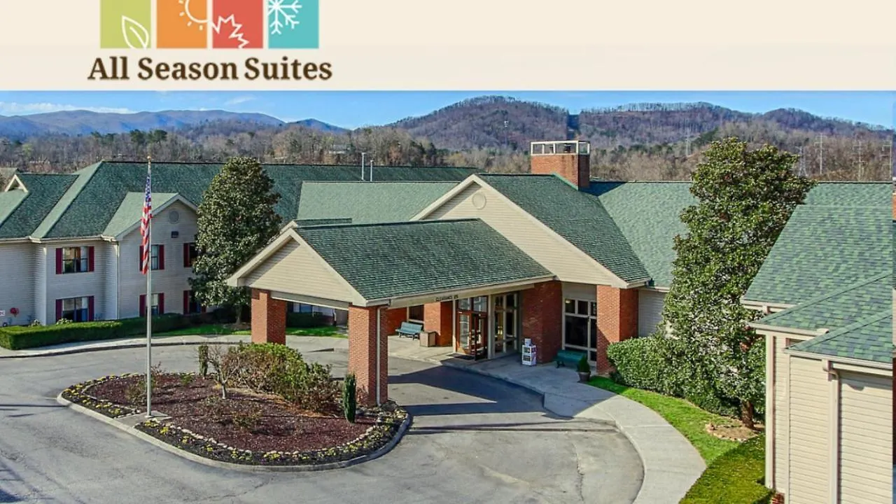 Staying Near Hillbilly Golf: 8 Budget Hotels Compared