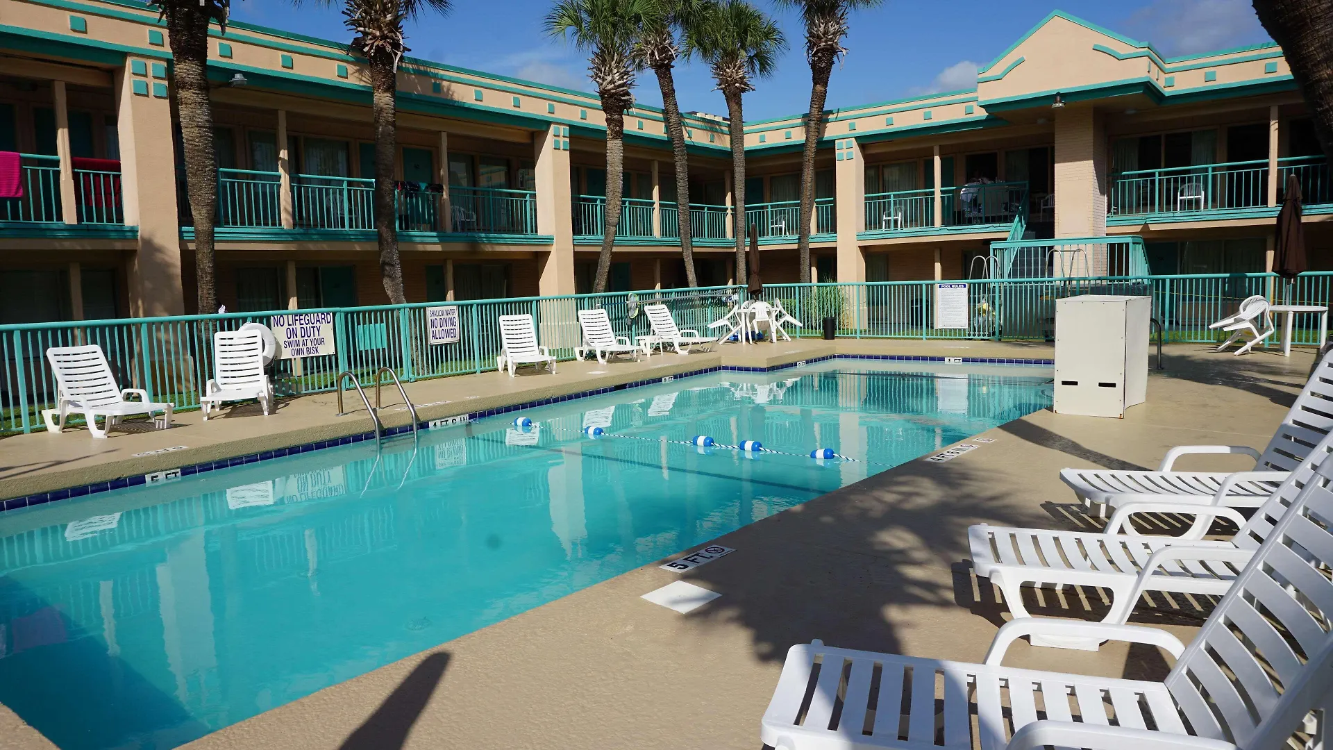5 Budget Hotels Near Splashes Oceanfront Water Park Worth Booking