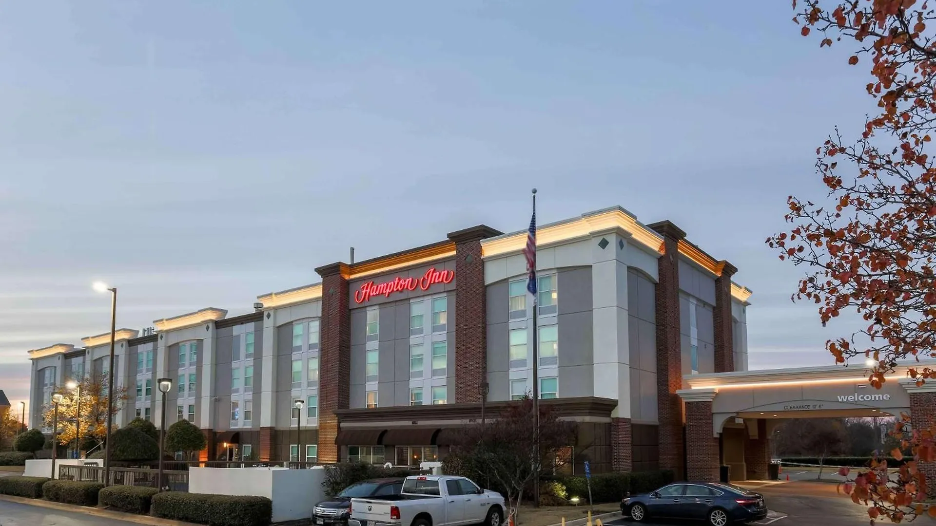 9 Business Hotels Near Show Place Arena for Corporate Stays