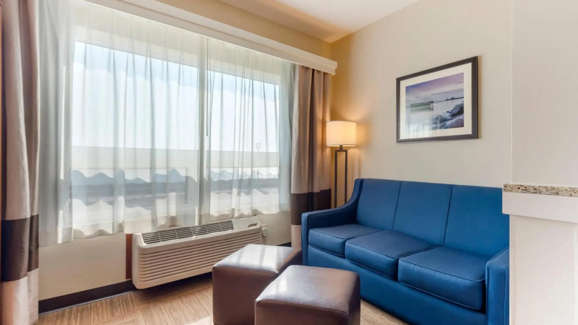 4 Hotels Near William A Irvin Museum That Stand Out