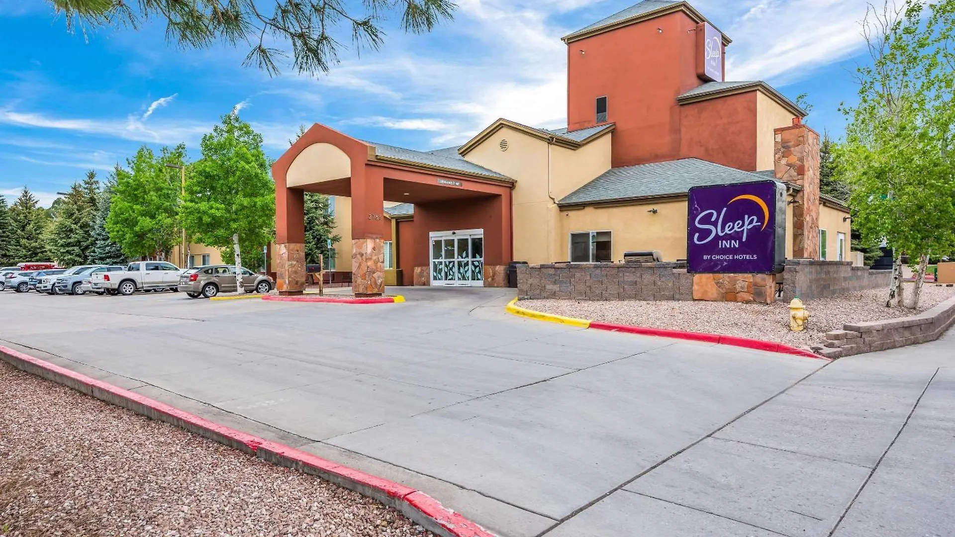 8 Hotels Near Prochnow Auditorium for Easy Campus Access