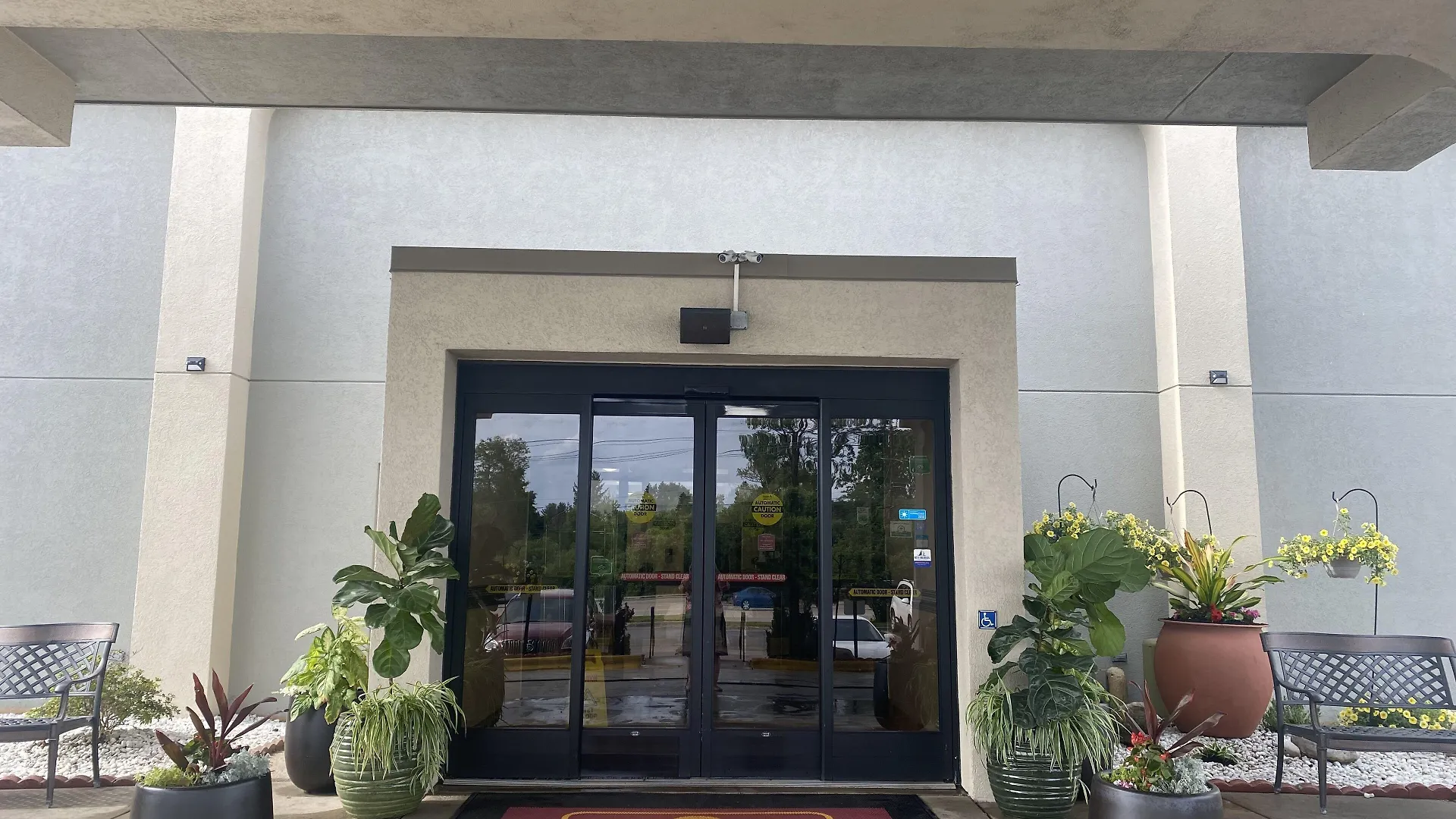 Staying Near Indian Trails Golf Course: 4 Design Hotels Compared