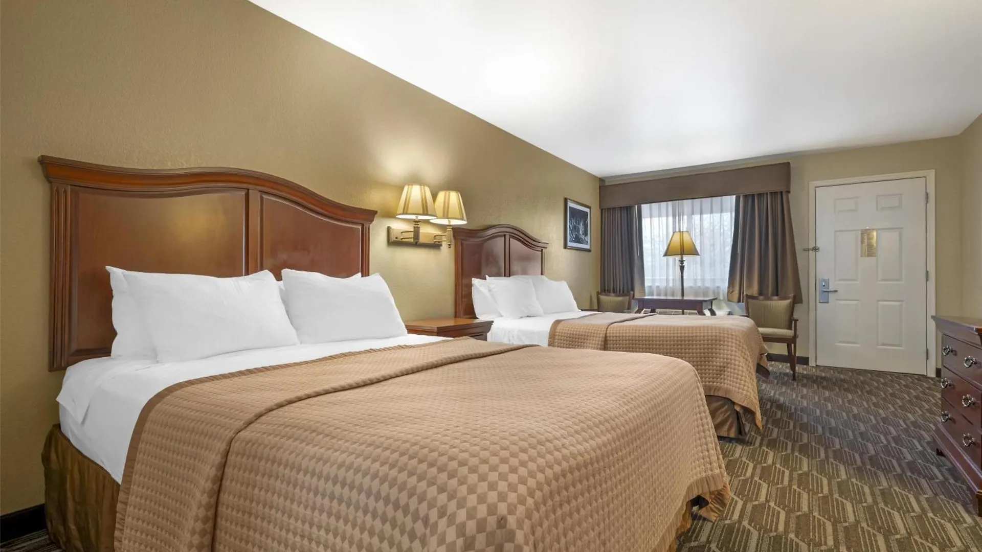 4 Business Hotels Near Sonoran Desert Monument Worth Booking