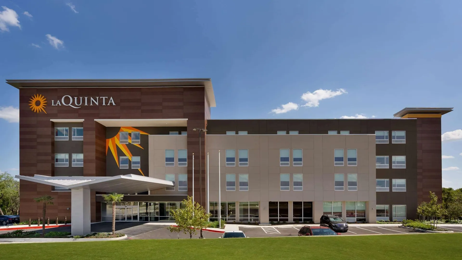 6 Business Hotels in West San Antonio Worth Booking