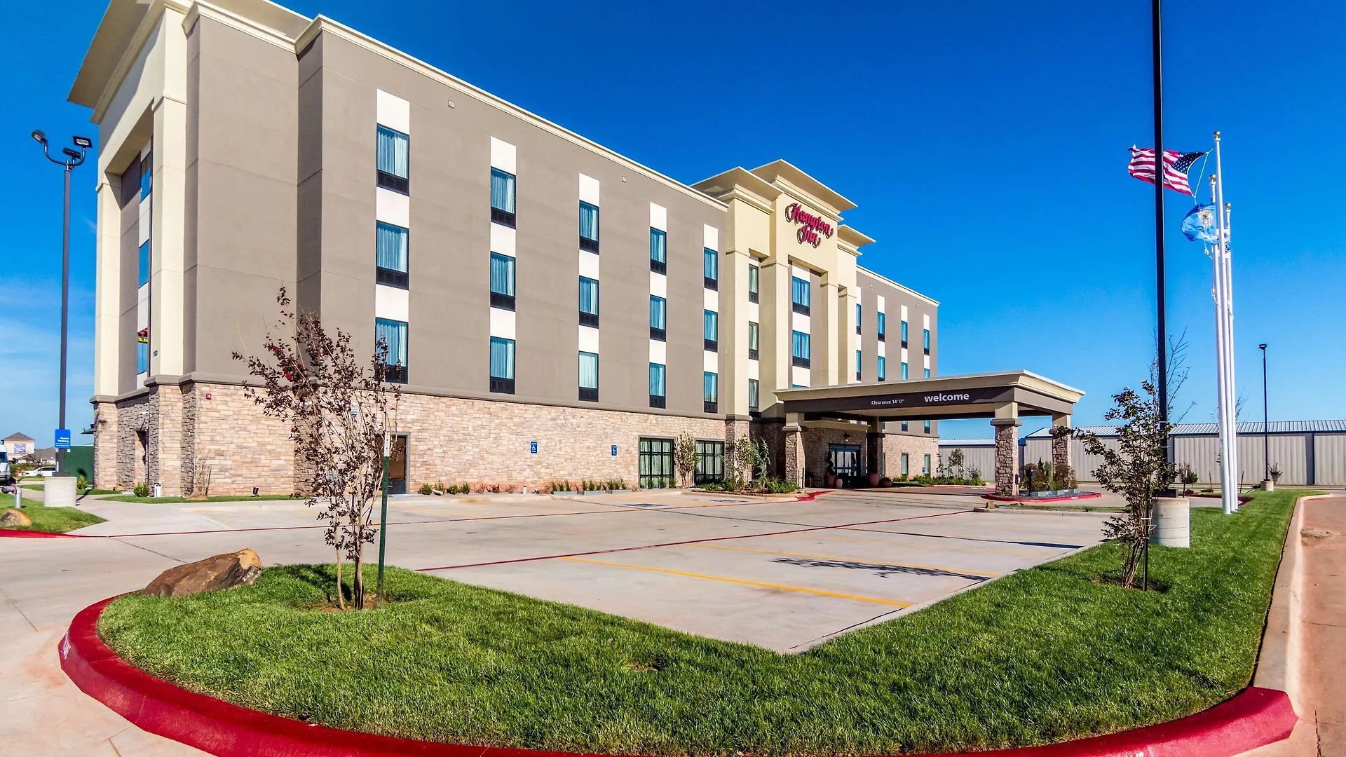 4 Smart Business Hotels Near National Cowboy and Western Worth Booking
