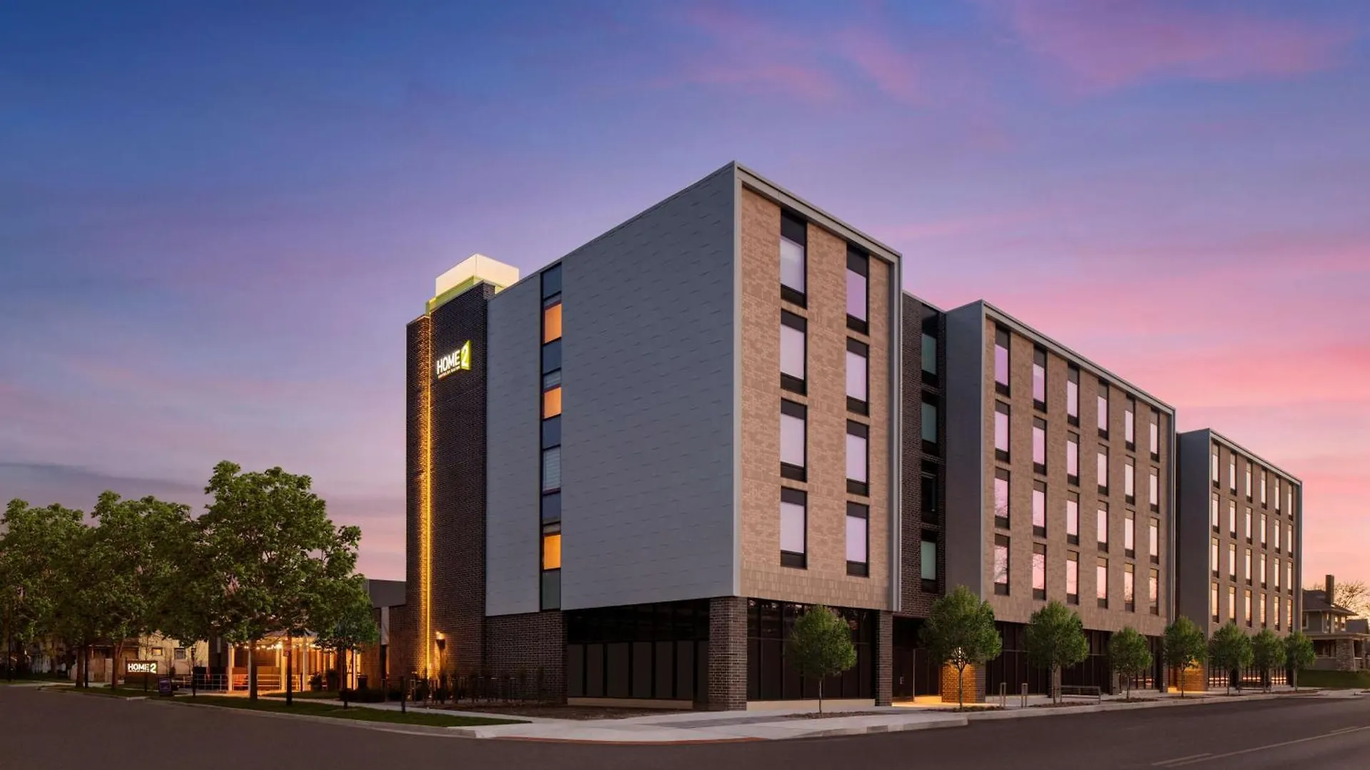 4 Business Hotels Near Des Moines Art Center Worth Booking