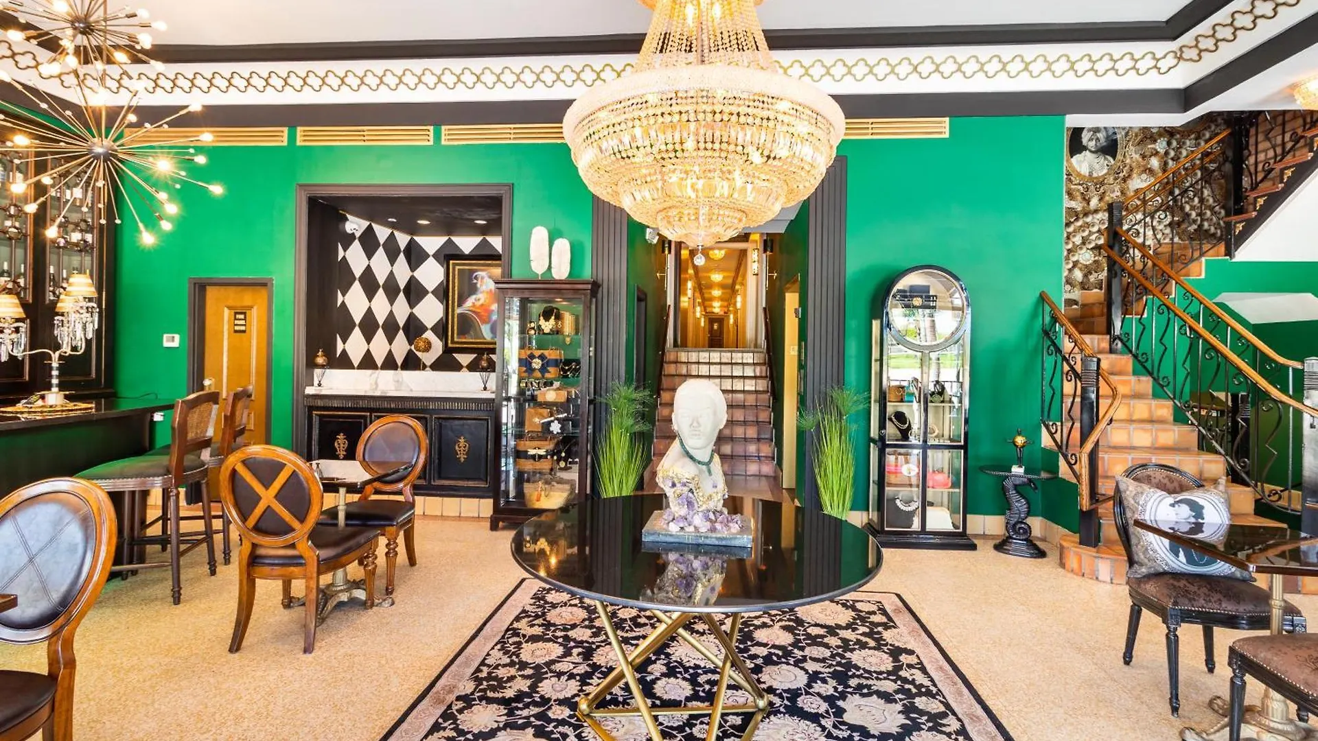 Staying In South Beach: 2 Beach Hotels Compared