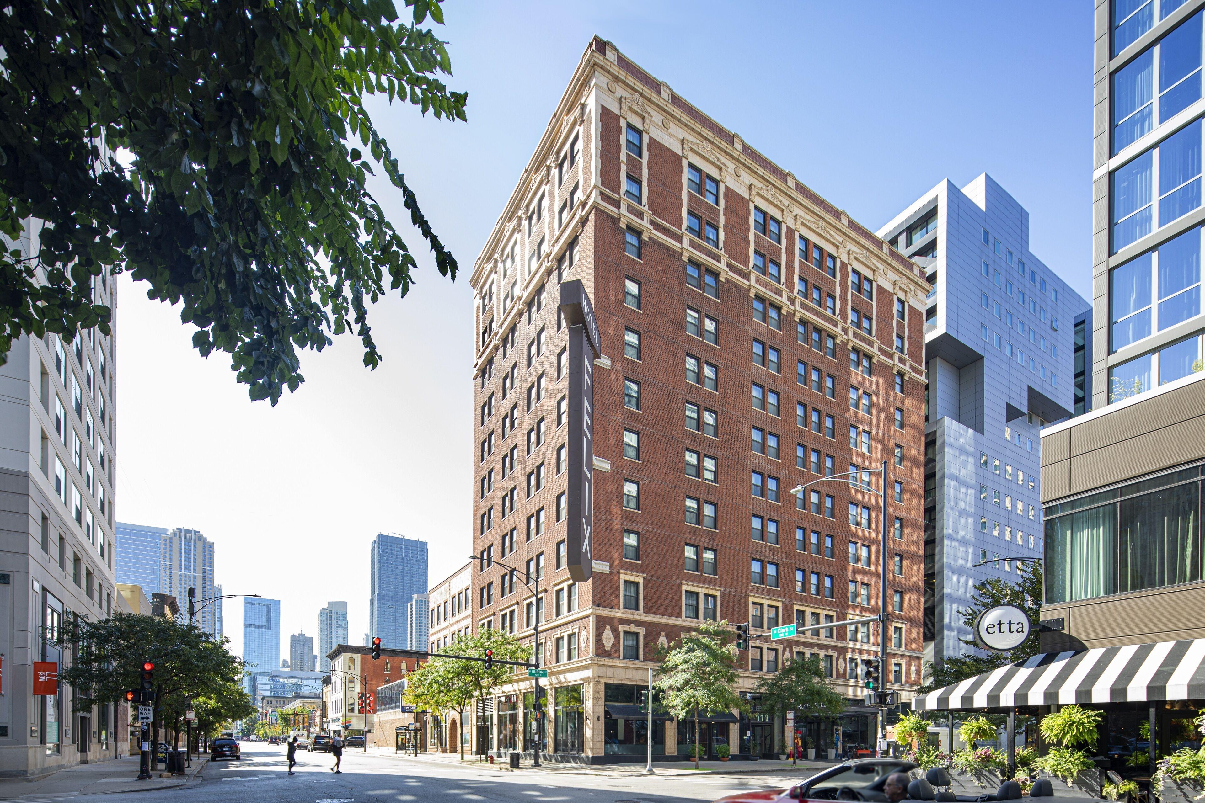 7 Business Hotels Near Chicago Children's Museum That Deliver