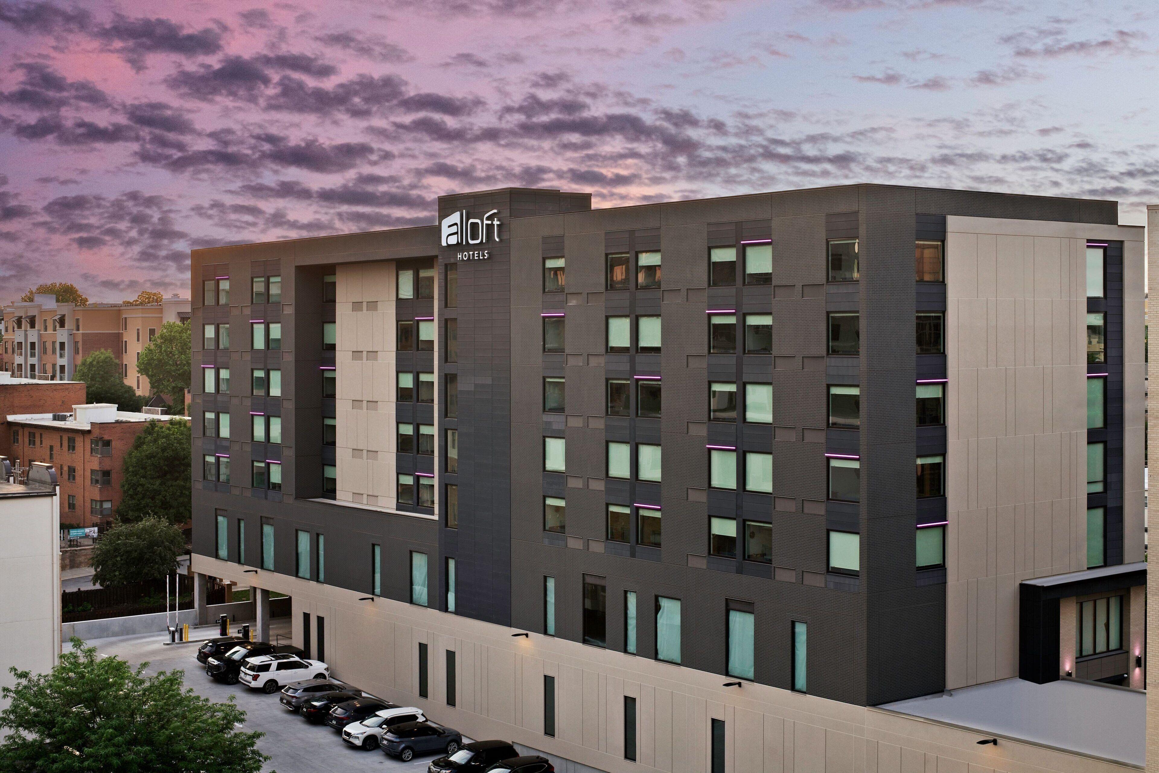 4 Business Hotels in Country Club Plaza Worth Booking