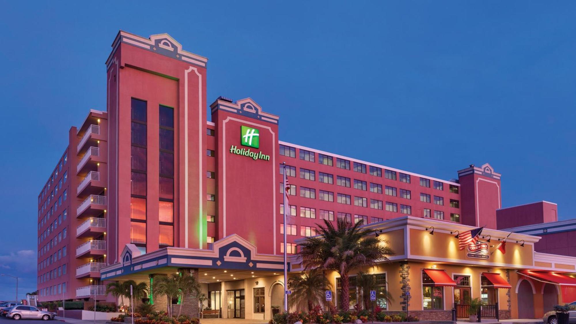 7 Central Hotels Near 65th Street Slide and Ride for Easy Beach Access
