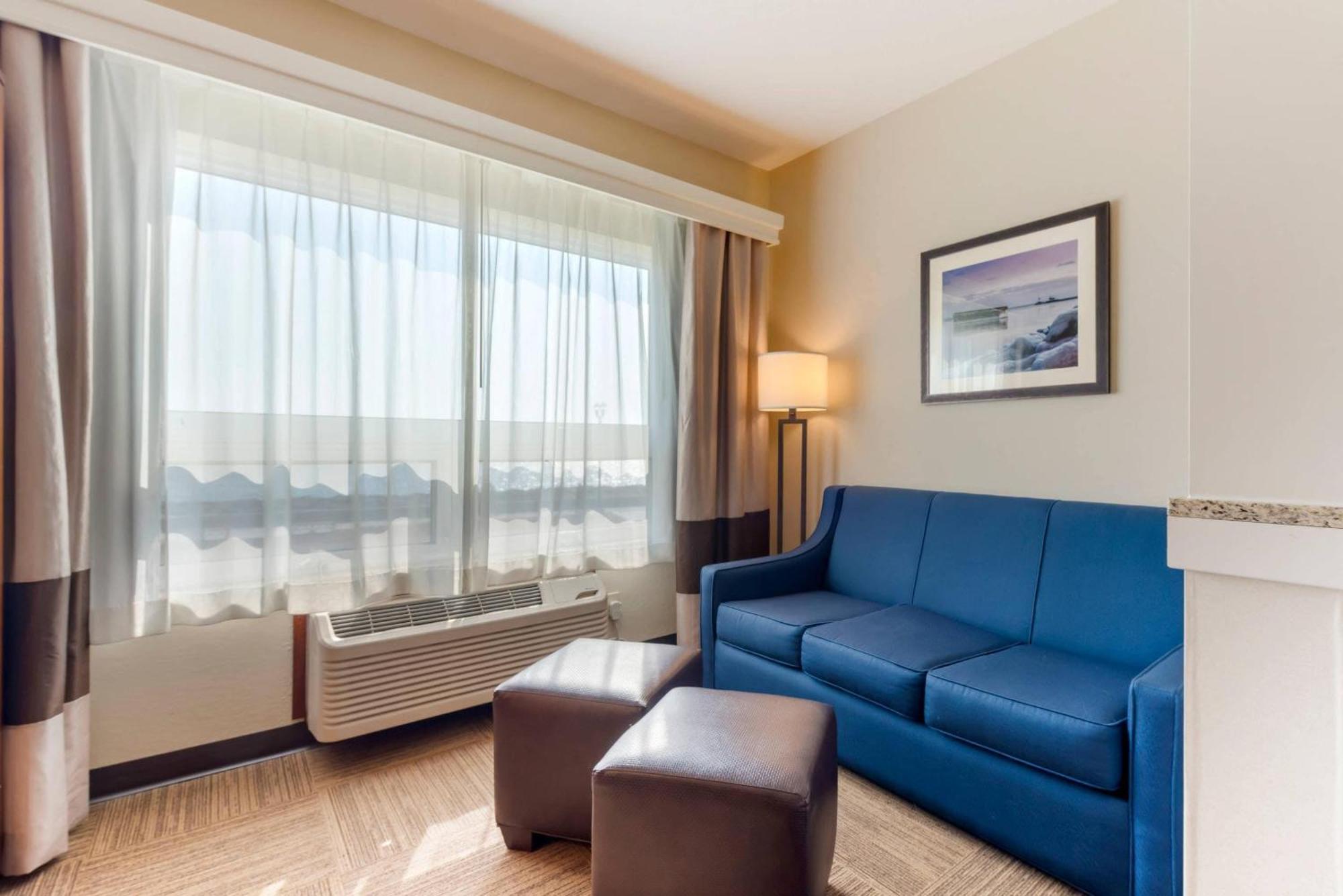 4 Hotels Near William A Irvin Museum That Stand Out