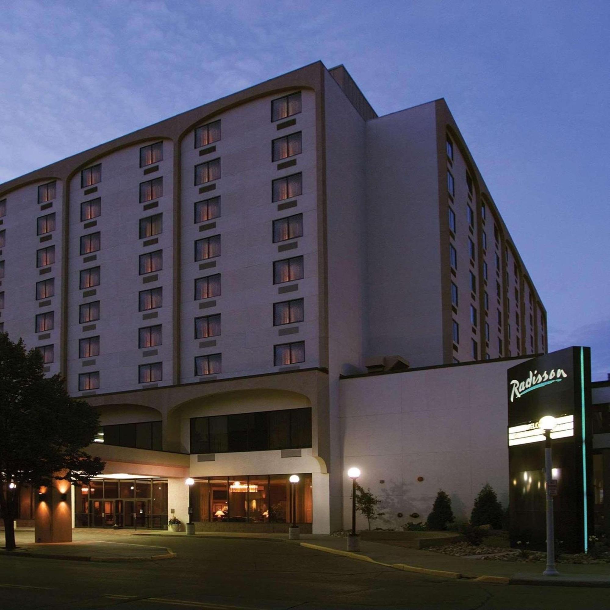 Where to Stay in the Midwest: 4 Best Radisson Hotels