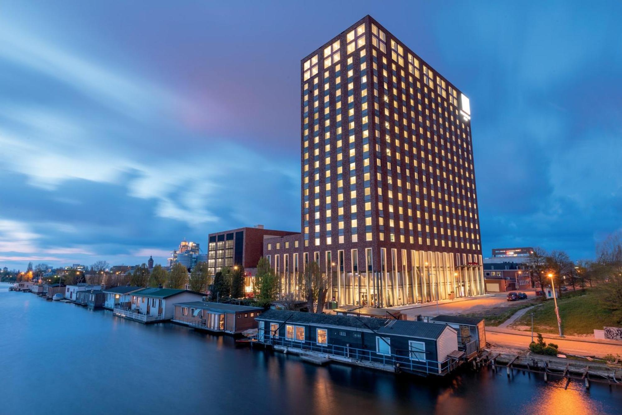 2 Smart Leonardo Hotels in Forest Hill Worth Booking